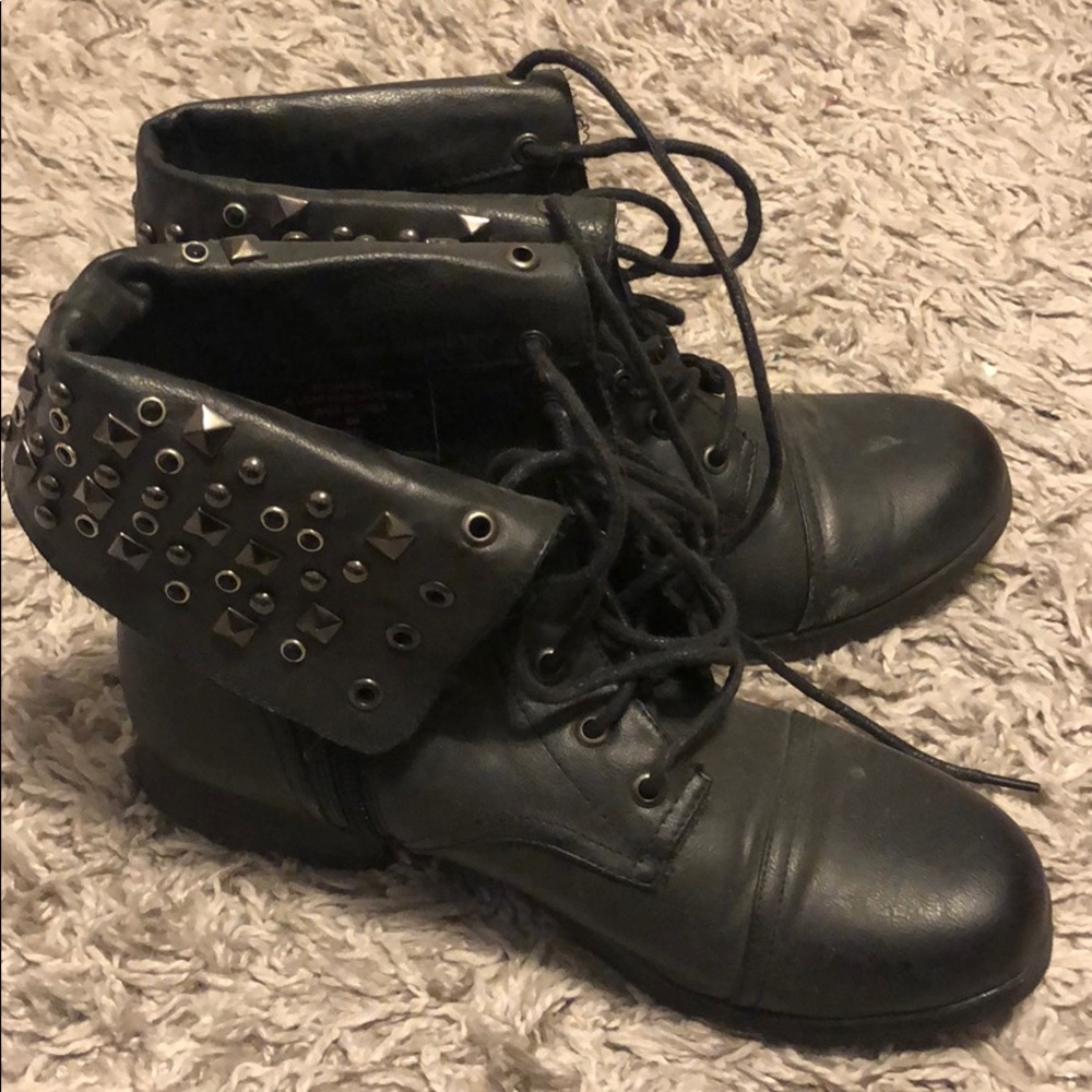 Pink and pepper black diamond boots